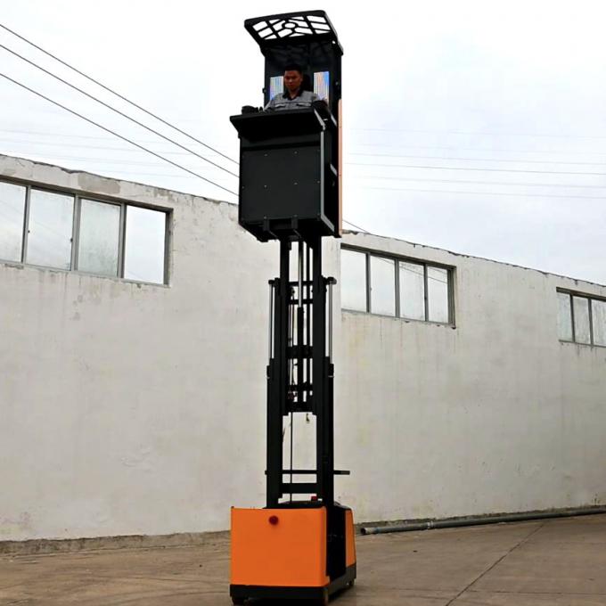 Standing Palet stacker listrik penuh Peralatan Pengambilan Pesenan, Warehouse Picker Pesenan Selector 5m Tinggi Lift 2